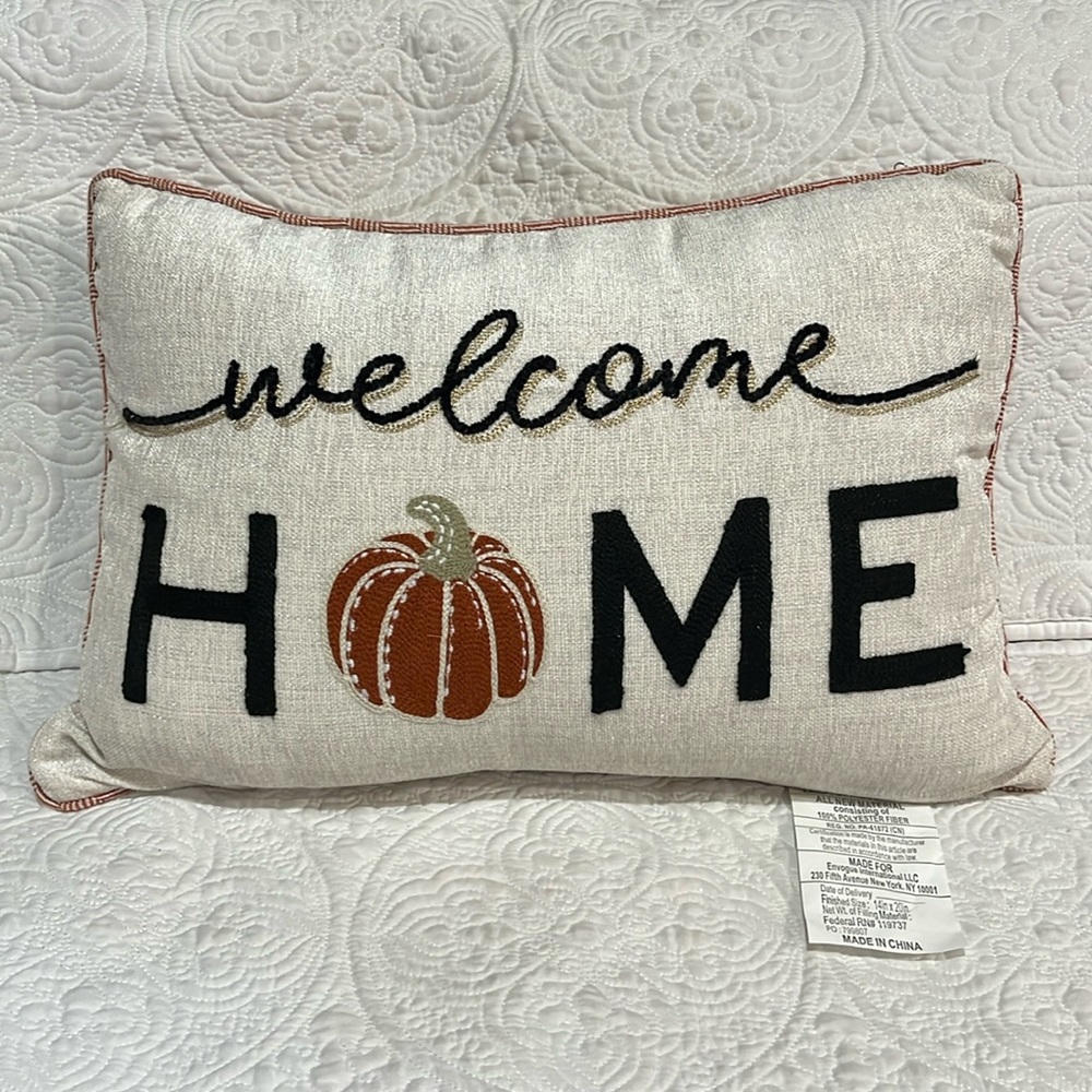 Harvest &‎ Co Welcome Home pillow, NWT